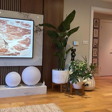 Cosy Bedroom In Luxury Apartment 伦敦 外观 照片
