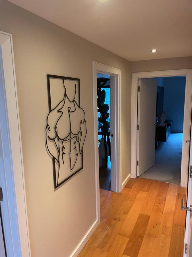 Cosy Bedroom In Luxury Apartment 伦敦 外观 照片