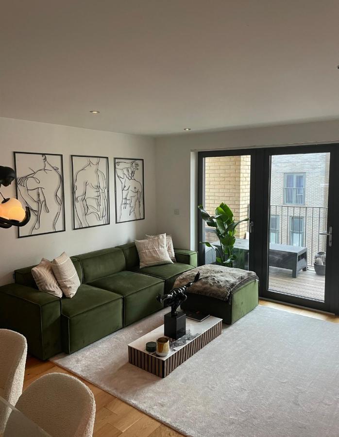 Cosy Bedroom In Luxury Apartment 伦敦 外观 照片