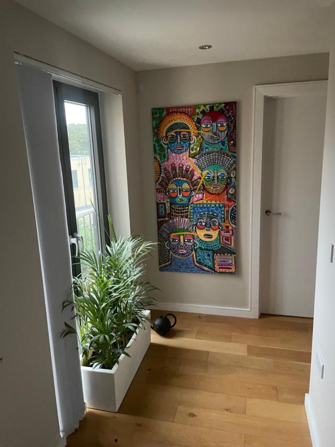 Cosy Bedroom In Luxury Apartment 伦敦 外观 照片