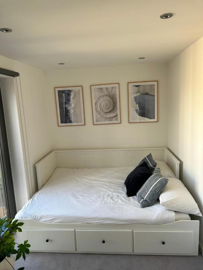 Cosy Bedroom In Luxury Apartment 伦敦 外观 照片