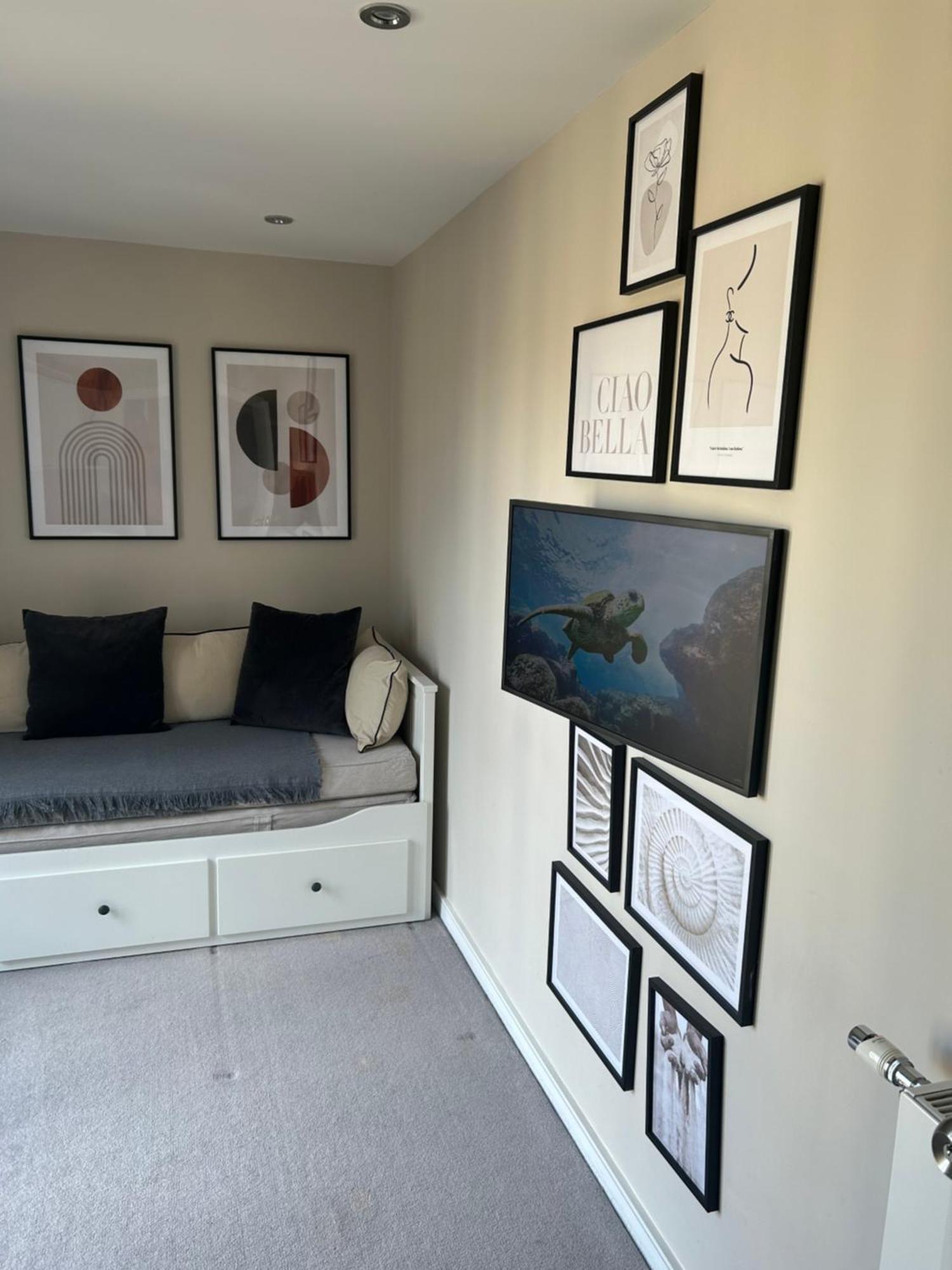 Cosy Bedroom In Luxury Apartment 伦敦 外观 照片